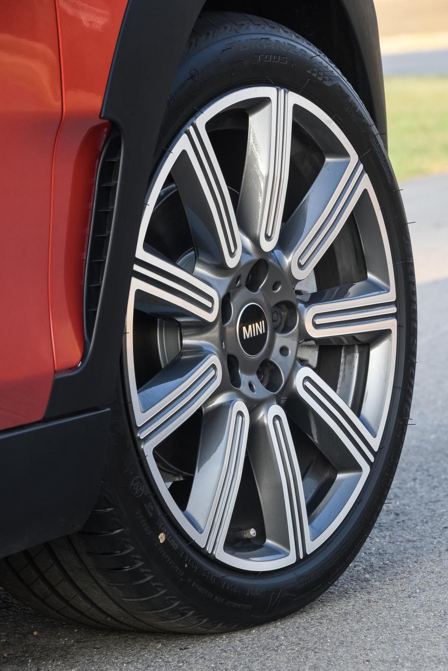 Колеса Mini Cooper S Clubman (F54) 2019 года  (ZA) (фото 16 из 26)